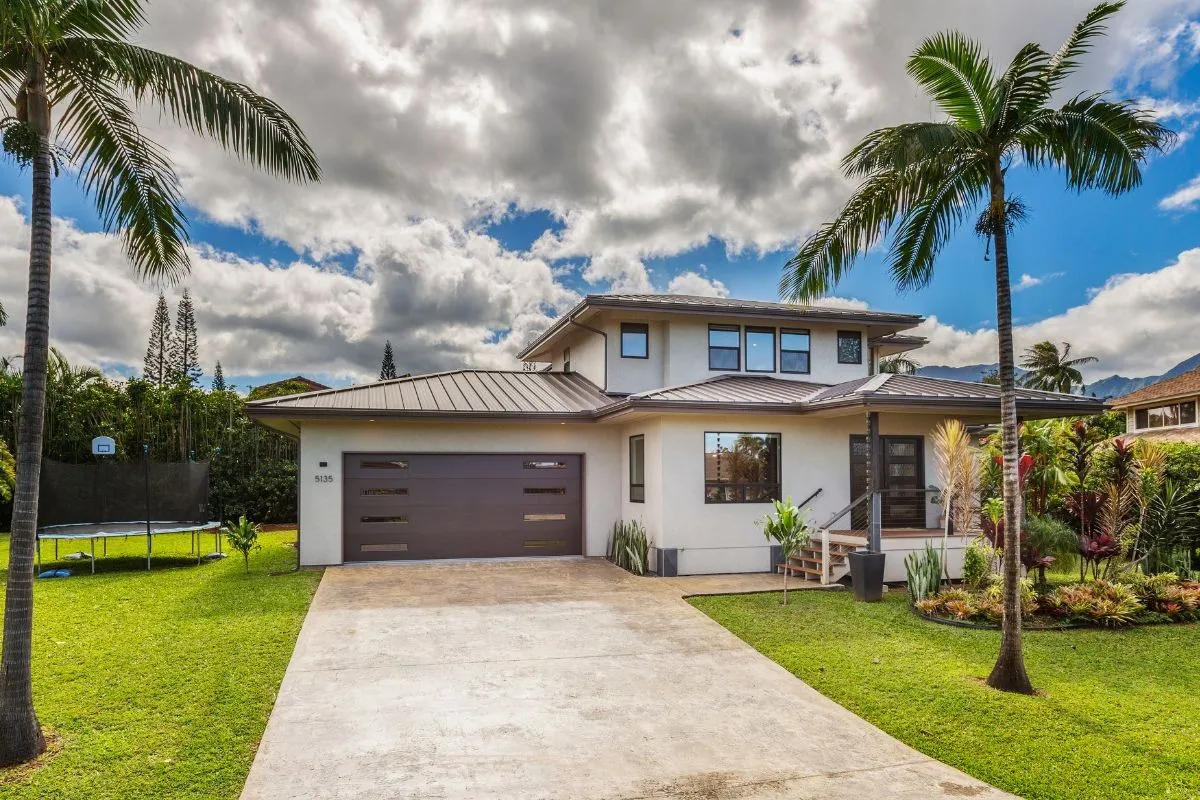 3bed 3.5bath 2,468sqft2,468 square feet 0.27acre lot in Hawaii state