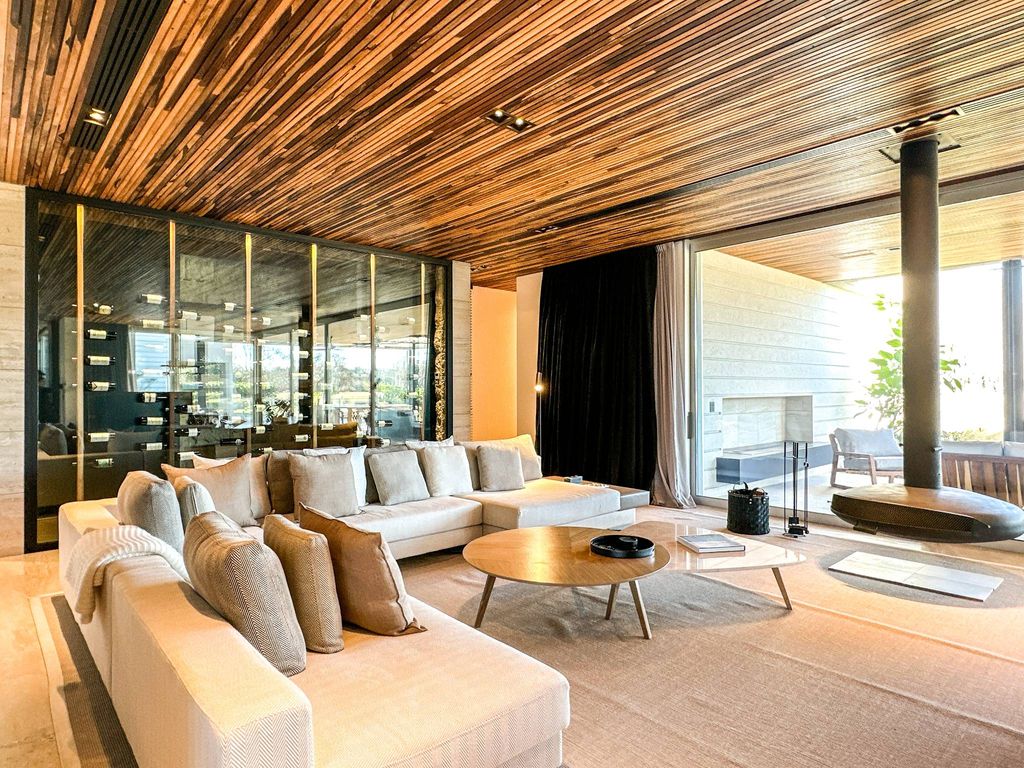 7 Bedroom Luxury Detached House for sale in Buenos Aires, Argentina