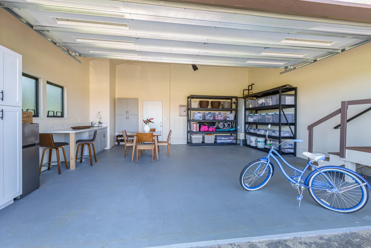 3bed 3.5bath 2,468sqft2,468 square feet 0.27acre lot in Hawaii state