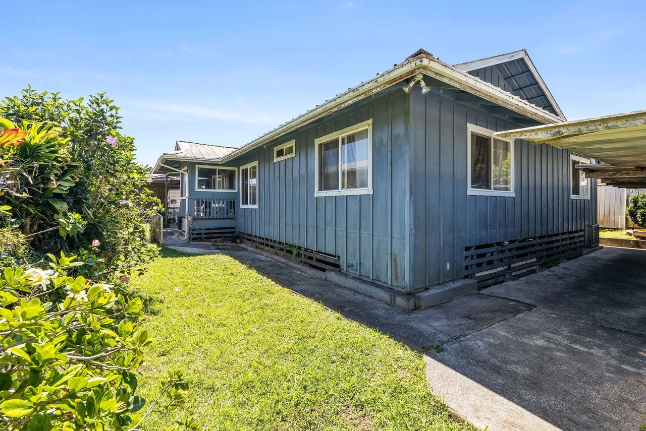 4bed 2.5bath 1,660sqft1,660 square feet 7,841sqft lot in Hawaii state