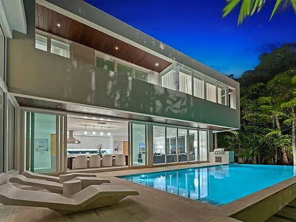 $2,147,483,647 4433 N Bay Rd, Miami Beach, FL 33140