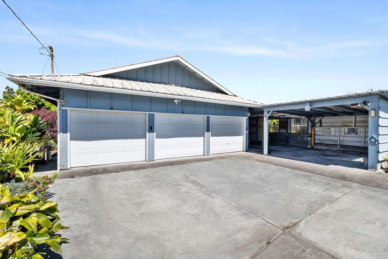 4bed 2.5bath 1,660sqft1,660 square feet 7,841sqft lot in Hawaii state