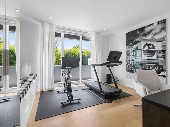 $2,147,483,647 4433 N Bay Rd, Miami Beach, FL 33140