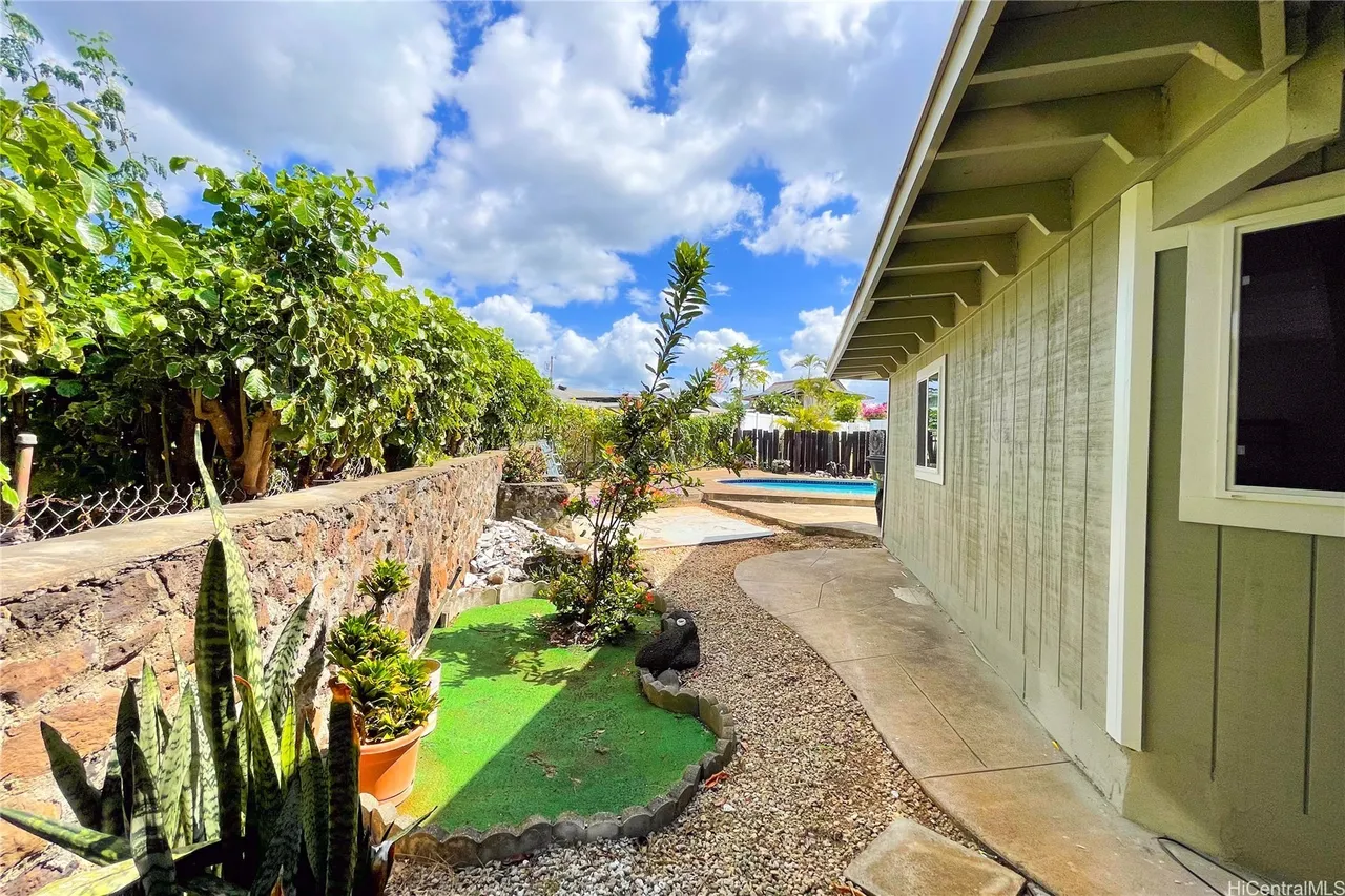 4bed 4bath 1,404sqft For sell in Hawaii