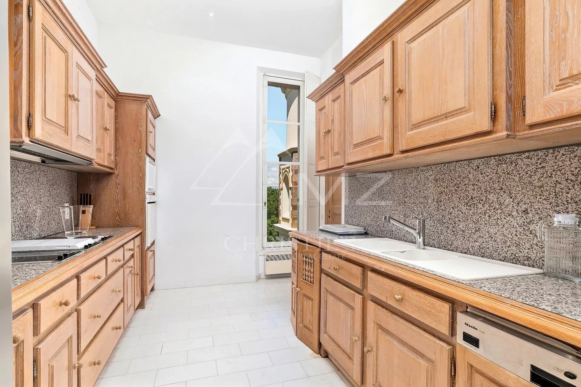 Castle Apartment Château Borelli landscaped park with swimming pool, 4 bedrooms in Saint Tropez