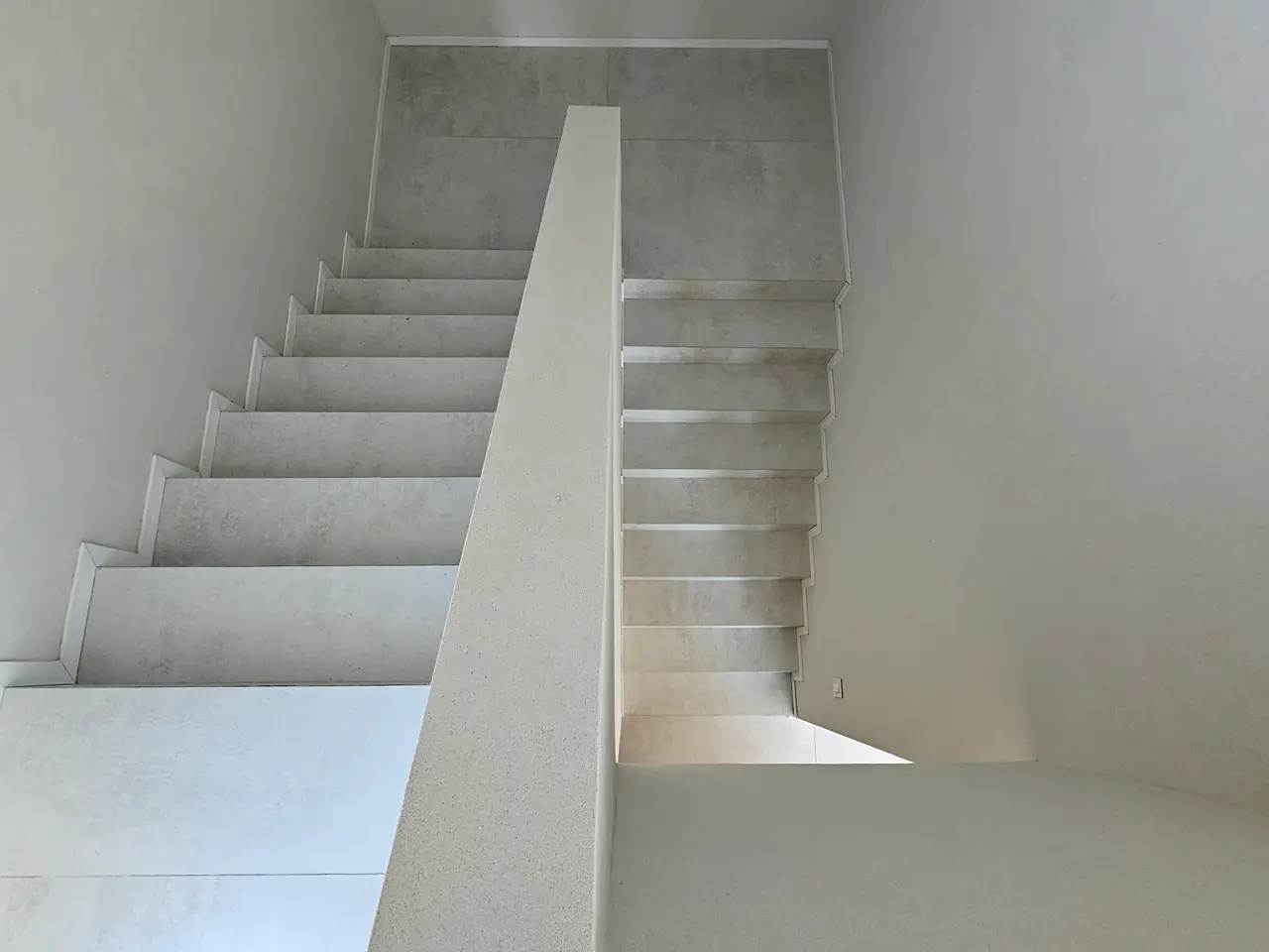 $1,590,000.00 Luxury 5-Bedroom Beachside Living for sell