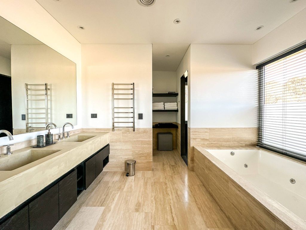 7 Bedroom Luxury Detached House for sale in Buenos Aires, Argentina