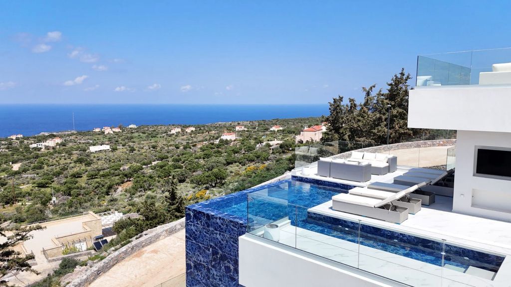 4 bedroom luxury Villa for sale in Chania, Crete