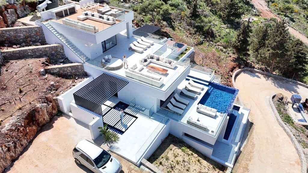 4 bedroom luxury Villa for sale in Chania, Crete