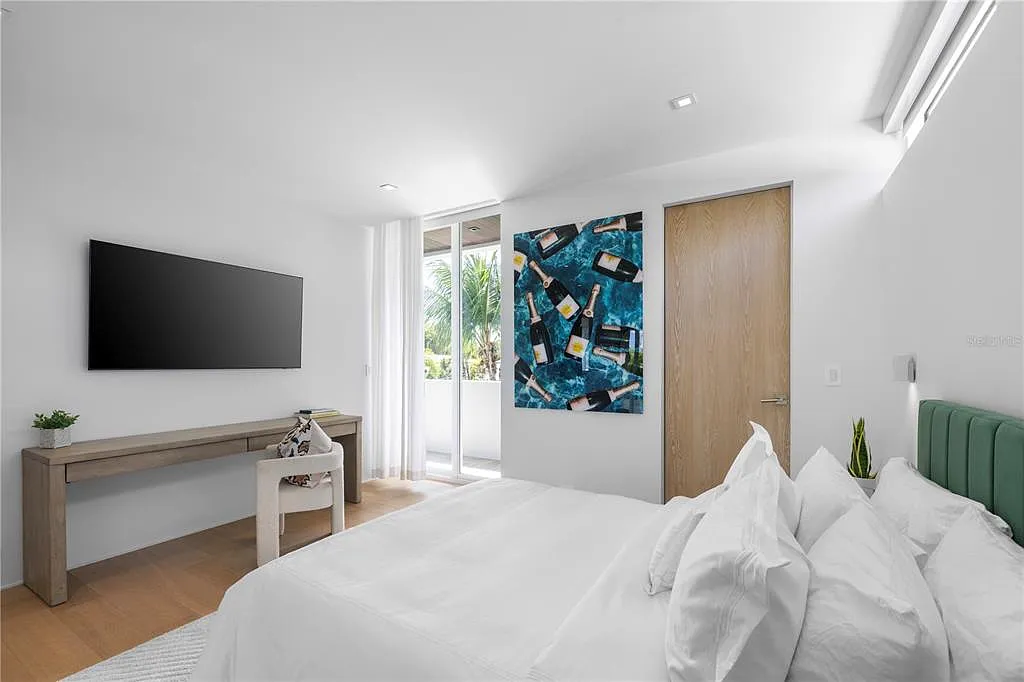 $2,147,483,647 4433 N Bay Rd, Miami Beach, FL 33140