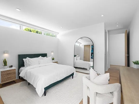 $2,147,483,647 4433 N Bay Rd, Miami Beach, FL 33140