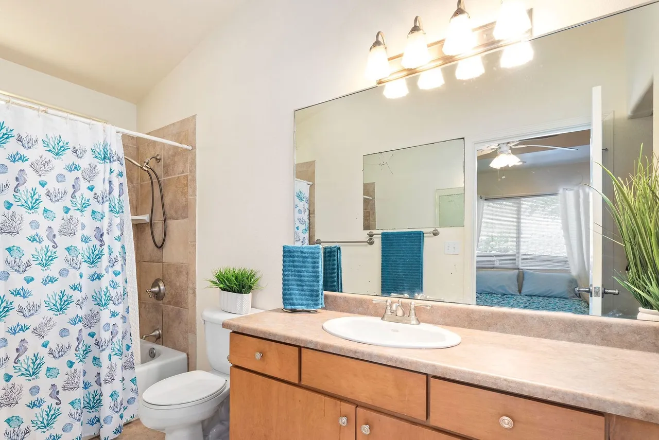 4bed 2.5bath 1,660sqft1,660 square feet 7,841sqft lot in Hawaii state