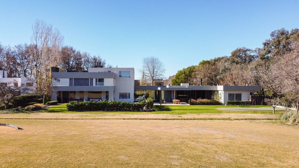 7 Bedroom Luxury Detached House for sale in Buenos Aires, Argentina