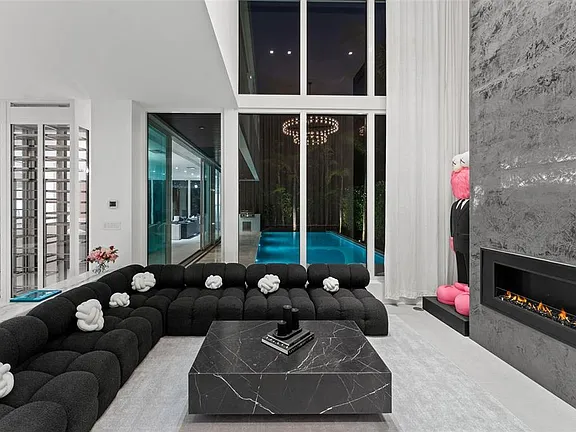 $2,147,483,647 4433 N Bay Rd, Miami Beach, FL 33140